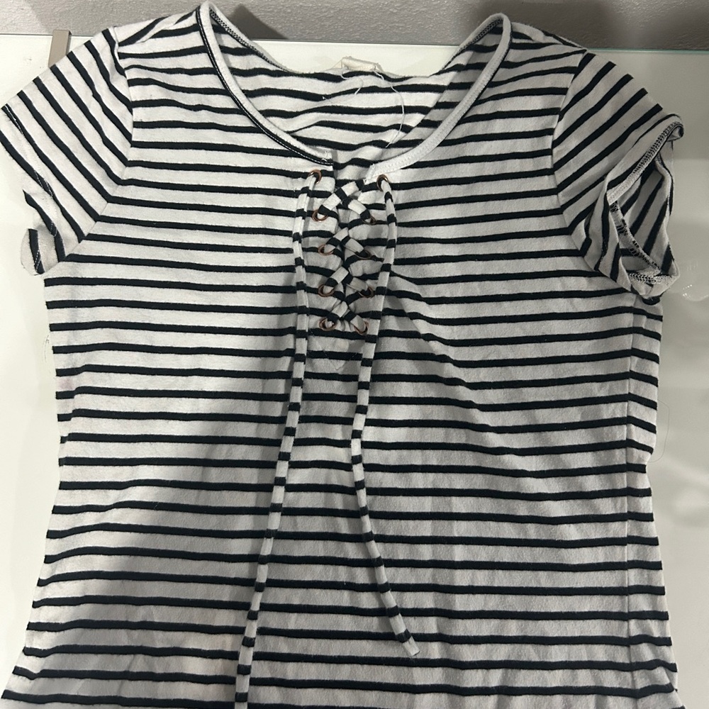 Black and white striped aeropostale shirt! size small!